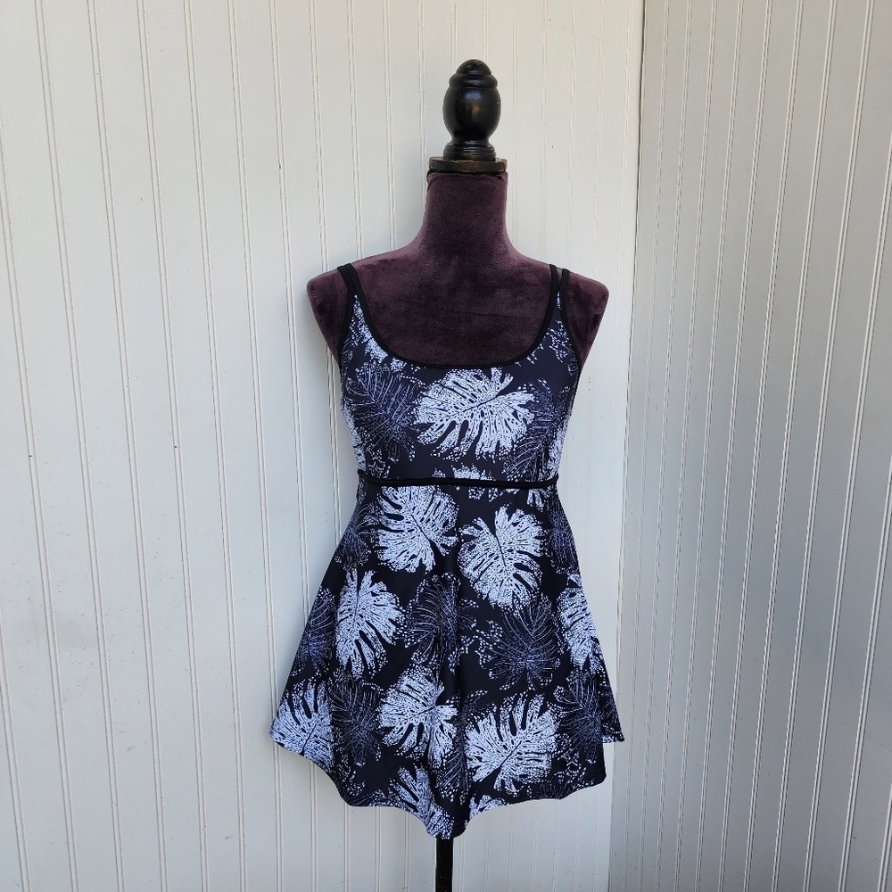 $60 Noon 1 Pc Swim Skirted Bathing Suit Black White Floral Monstera Leaf Sz 12